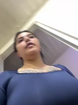 Snapshot of _luna_torres chatting on 18, 5, 2026 luna torres online show from 18, 5, 2026