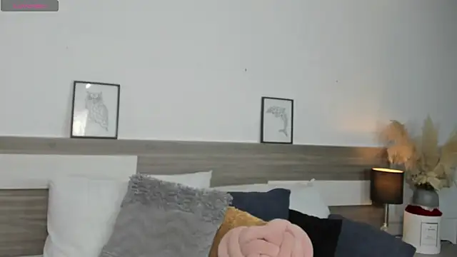 SaraaJhonsonn online show from 29, 4, 2026