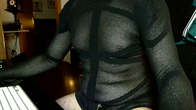 Snapshot of tomz0819 chatting on 13, 9, 2025 tomz0819 online show from 13, 9, 2025