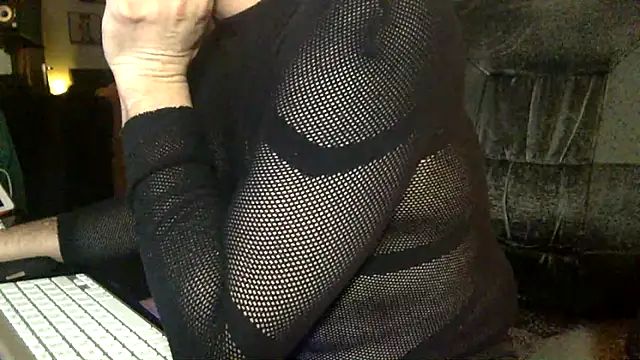 Snapshot of tomz0819 chatting on 3, 11, 2025 tomz0819 online show from 3, 11, 2025