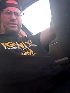 Snapshot of crazycam619 chatting on 5, 12, 2025 crazycam619 online show from 5, 12, 2025