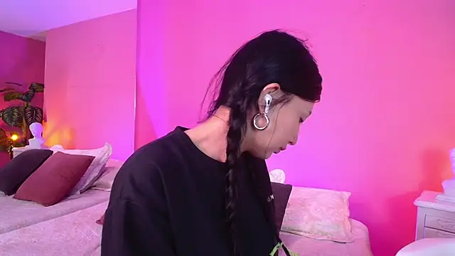 Nicolette ks  online show from 27, 12, 2024