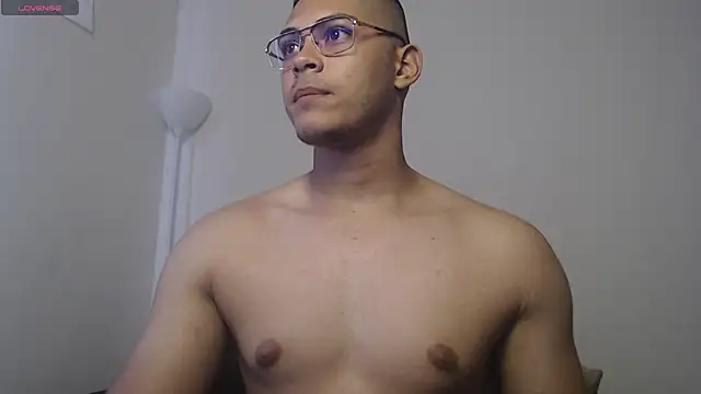 Snapshot of Iamdylan777 chatting on 27, 6, 2026 Iamdylan777 online show from 27, 6, 2026
