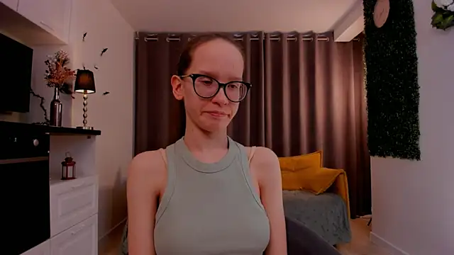 Snapshot of BettyBrowni chatting on 3, 3, 2025 BettyBrowni online show from 3, 3, 2025