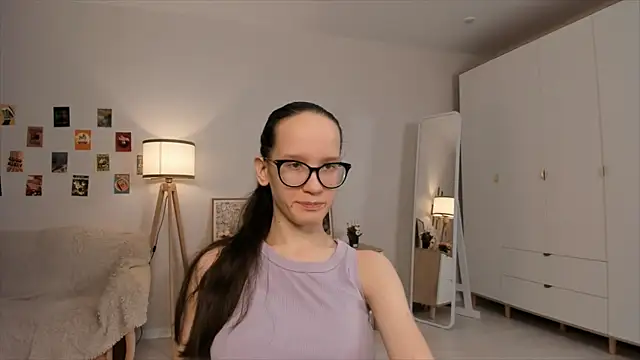 Snapshot of BettyBrowni chatting on 10, 3, 2025 BettyBrowni online show from 10, 3, 2025