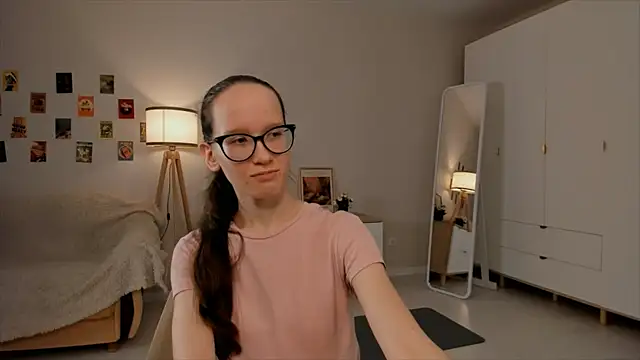 Snapshot of BettyBrowni chatting on 15, 3, 2025 BettyBrowni online show from 15, 3, 2025