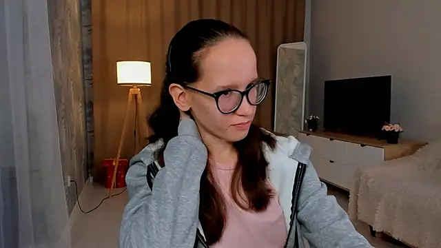 Snapshot of BettyBrowni chatting on 16, 9, 2025 BettyBrowni online show from 16, 9, 2025