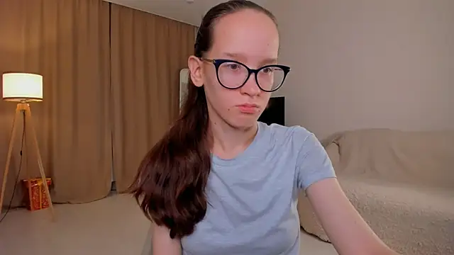 Snapshot of BettyBrowni chatting on 4, 10, 2025 BettyBrowni online show from 4, 10, 2025