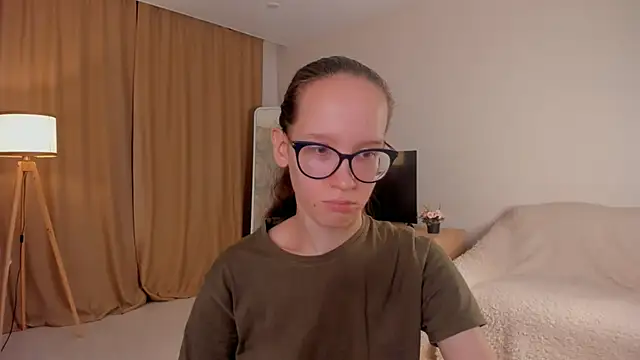 Snapshot of BettyBrowni chatting on 21, 10, 2025 BettyBrowni online show from 21, 10, 2025