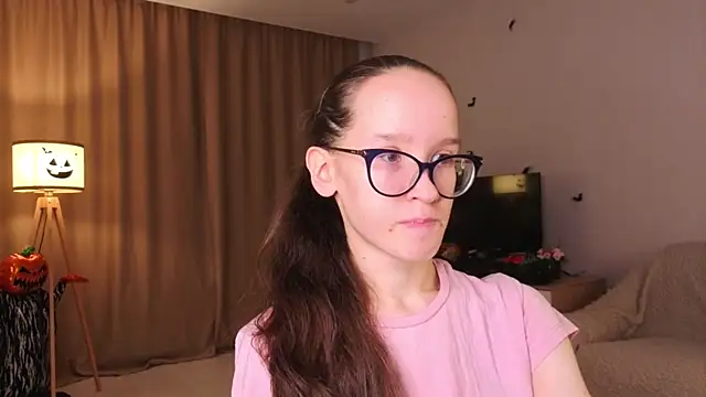 Snapshot of BettyBrowni chatting on 9, 11, 2025 BettyBrowni online show from 9, 11, 2025