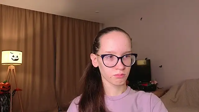 Snapshot of BettyBrowni chatting on 12, 11, 2025 BettyBrowni online show from 12, 11, 2025