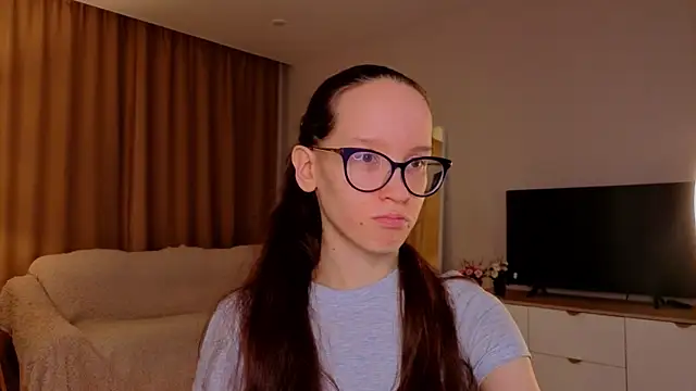 Snapshot of BettyBrowni chatting on 5, 4, 2026 BettyBrowni online show from 5, 4, 2026