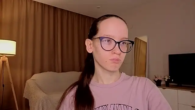 Snapshot of BettyBrowni chatting on 12, 4, 2026 BettyBrowni online show from 12, 4, 2026