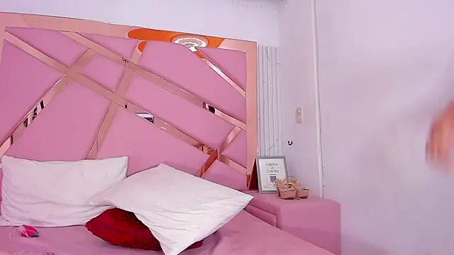 EmmyCruzZ online show from 23, 12, 2024