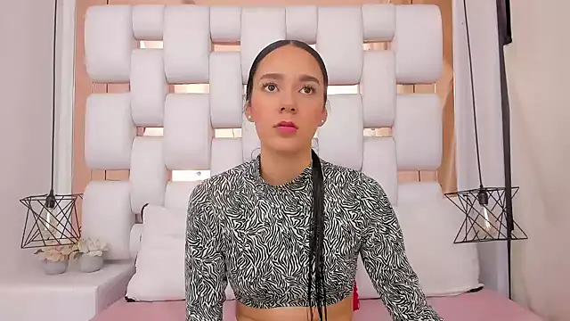 EmmyCruzZ online show from 13, 1, 2026