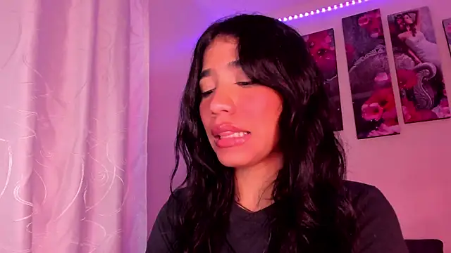 Snapshot of Alissarhys26 chatting on 12, 3, 2025 Alissarhys26 online show from 12, 3, 2025