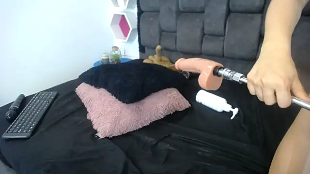 Snapshot of Emma_Evelyn chatting on 22, 12, 2024 Emma Evelyn online show from 22, 12, 2024