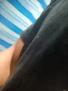 Snapshot of Leonul chatting on 4, 11, 2025 Leonul online show from 4, 11, 2025