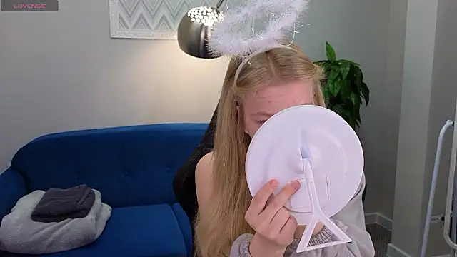 Sarra Cooper online show from 3, 12, 2024