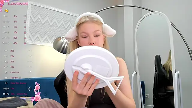 Sarra Cooper online show from 5, 12, 2024