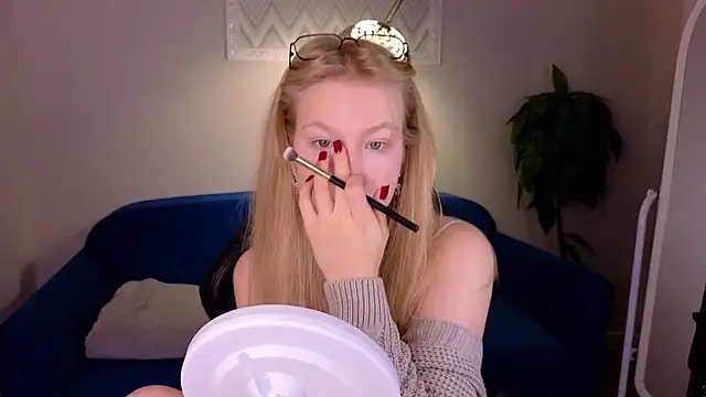 Sarra Cooper online show from 12, 12, 2024