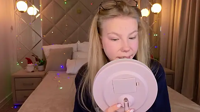 Sarra Cooper online show from 27, 12, 2024