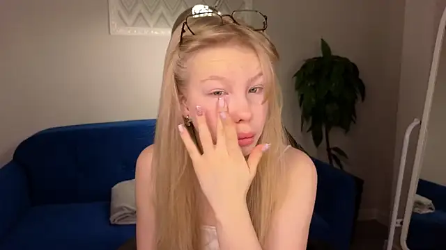 Sarra Cooper online show from 30, 12, 2024