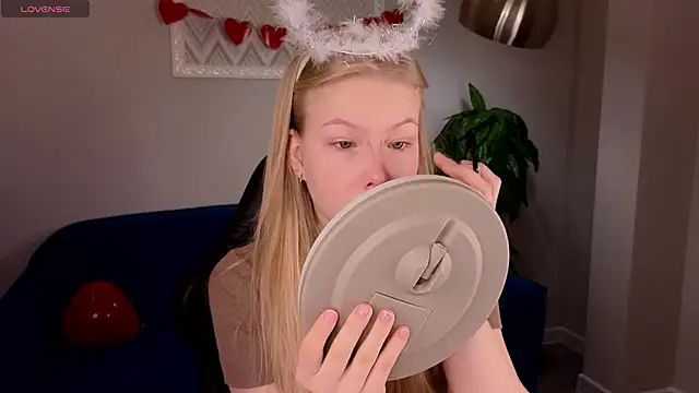 Sarra Cooper online show from 24, 2, 2025