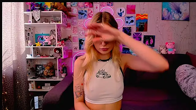 Maria Hunt online show from 8, 2, 2025