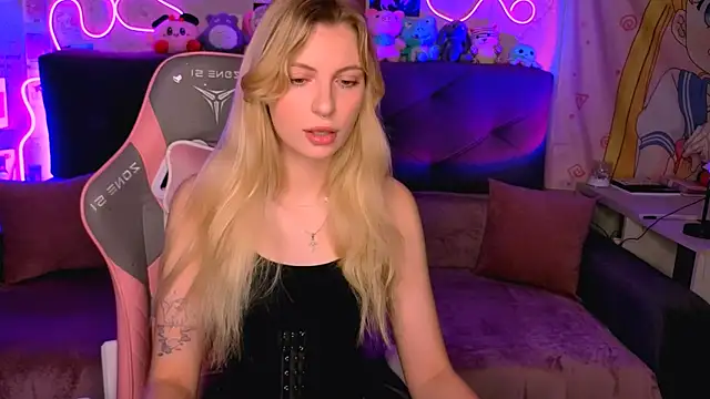 Maria Hunt online show from 22, 10, 2025