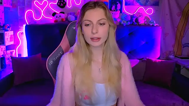 Maria Hunt online show from 26, 11, 2025