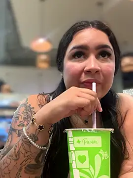 Pretty Isadora online show from 12, 1, 2026