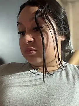 Pretty Isadora online show from 15, 4, 2026