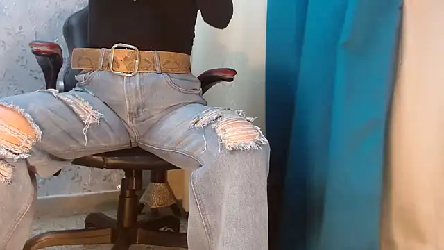 Snapshot of Samantabrown_ chatting on 19, 11, 2025 Samantabrown online show from 19, 11, 2025