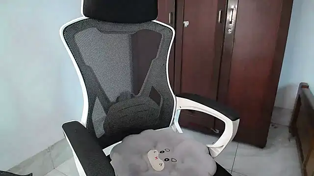 Lunobaby 204 online show from 9, 11, 2025