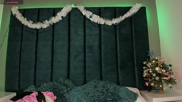 IsabellaGrey19 online show from 17, 12, 2025