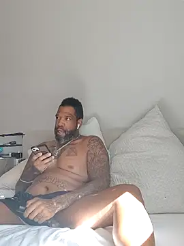 Snapshot of 3prettyboy3 chatting on 13, 11, 2025 3prettyboy3 online show from 13, 11, 2025