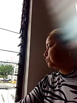 natally ross21 online show from 4, 1, 2025