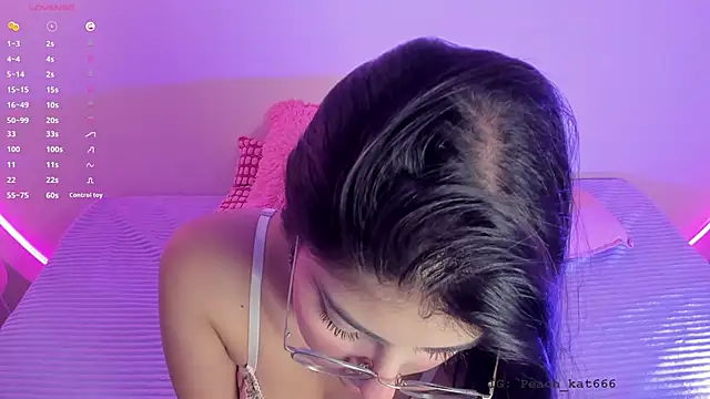 Snapshot of katiepeach_ chatting on 9, 2, 2025 katiepeach online show from 9, 2, 2025