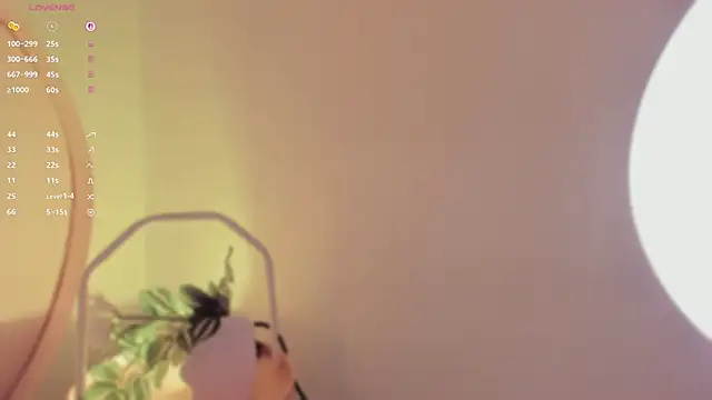 Snapshot of katiepeach_ chatting on 6, 10, 2025 katiepeach online show from 6, 10, 2025