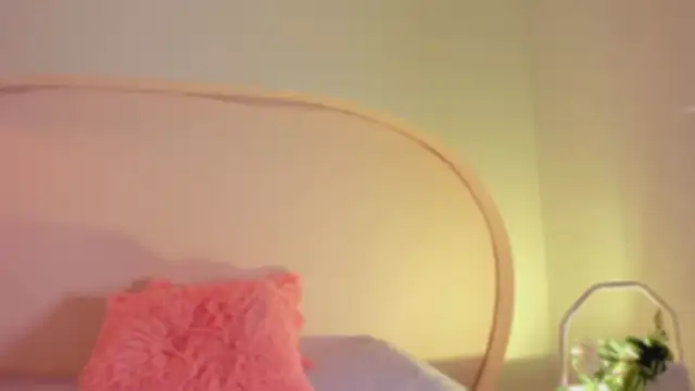 Snapshot of katiepeach_ chatting on 18, 10, 2025 katiepeach online show from 18, 10, 2025