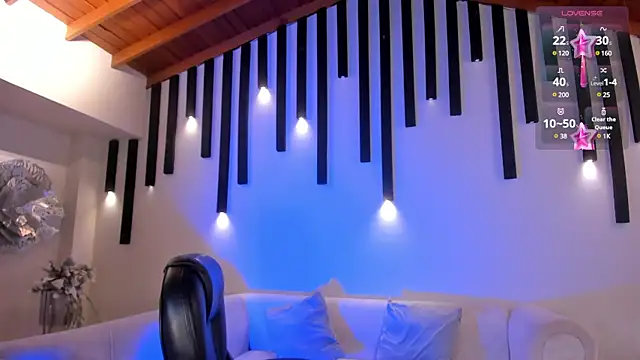 SamanthaKlein  online show from 21, 12, 2024