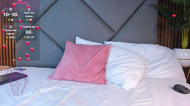 Snapshot of yadira_furlan_ chatting on 5, 12, 2024 yadira furlan online show from 5, 12, 2024