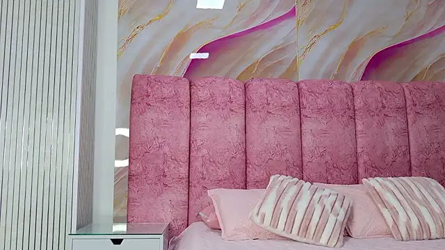 kendal rossi online show from 23, 2, 2026