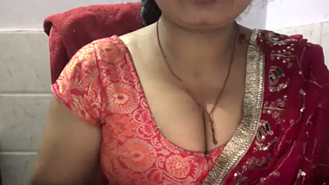 Snapshot of Gulaboo_bhabi chatting on 19, 4, 2026 Gulaboo bhabi online show from 19, 4, 2026