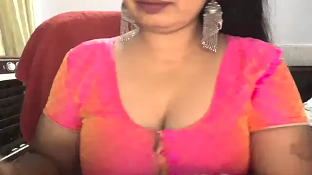 Snapshot of Gulaboo_bhabi chatting on 28, 4, 2026 Gulaboo bhabi online show from 28, 4, 2026