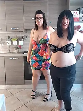 carolyne2023 online show from 18, 4, 2026