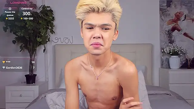 Felix Rey online show from 5, 3, 2025