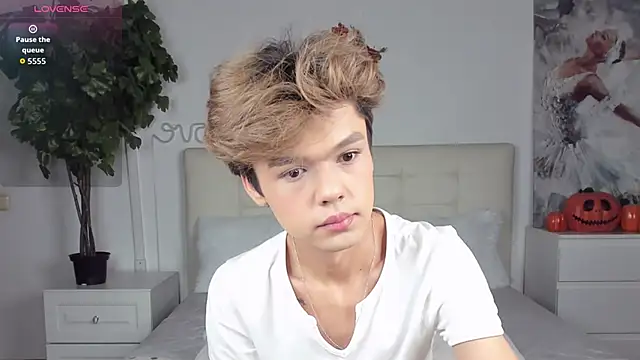 Felix Rey online show from 6, 11, 2025