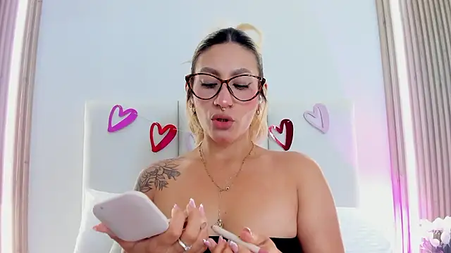 Emily robertss online show from 16, 2, 2026